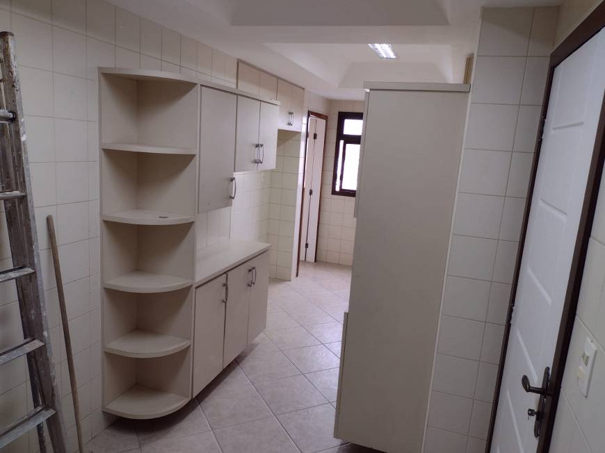 Foto 2 de Apartamento com 4 Quartos à venda, 200m² em Praia Campista, Macaé