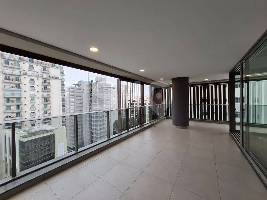 Foto 4 de Apartamento com 4 Quartos à venda, 247m² em Vila Nova Conceição, São Paulo