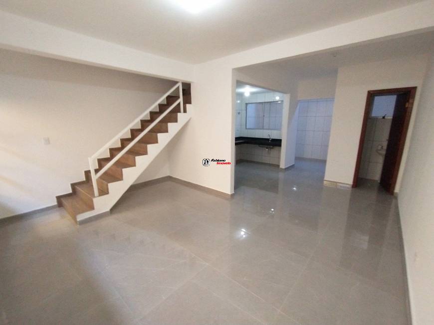 Foto 1 de Casa com 2 Quartos para alugar, 85m² em Santa Mônica, Belo Horizonte