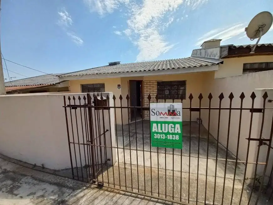 Foto 1 de Casa com 2 Quartos para alugar, 55m² em Sitio Cercado, Curitiba