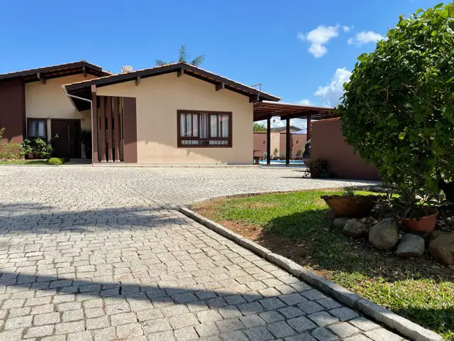 Foto 1 de Casa com 3 Quartos à venda, 1170m² em Bom Retiro, Joinville