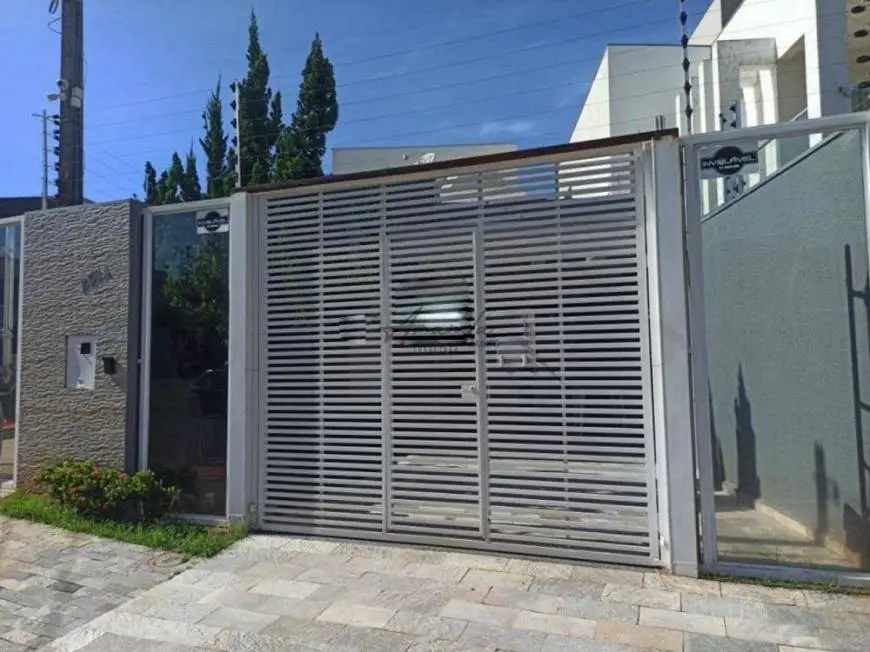 Foto 1 de Casa com 4 Quartos à venda, 150m² em Jardim Itália, Maringá
