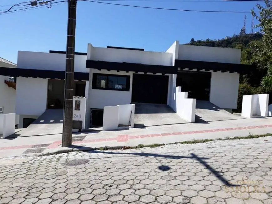 Foto 1 de Casa com 4 Quartos à venda, 221m² em Morro da Cruz, Florianópolis