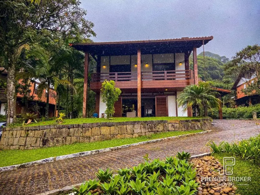 Foto 1 de Casa de Condomínio com 5 Quartos à venda, 371m² em Carlos Guinle, Teresópolis