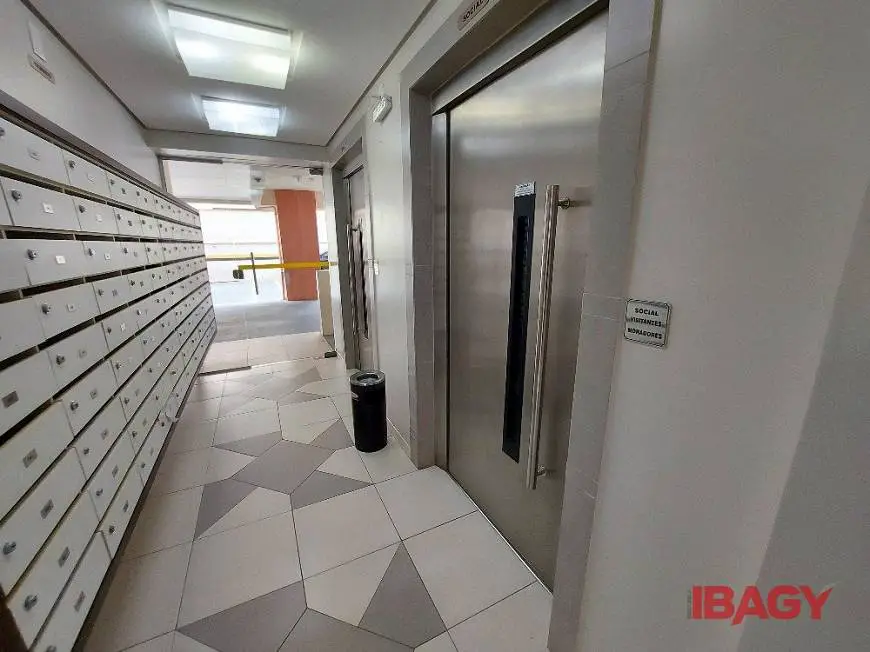 Foto 4 de Apartamento com 1 Quarto para alugar, 32m² em Centro, Florianópolis