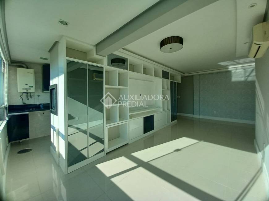 Foto 4 de Apartamento com 3 Quartos para alugar, 90m² em Cristal, Porto Alegre