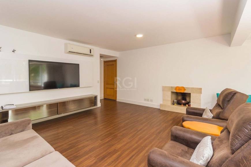 Foto 1 de Apartamento com 4 Quartos à venda, 290m² em Passo da Areia, Porto Alegre