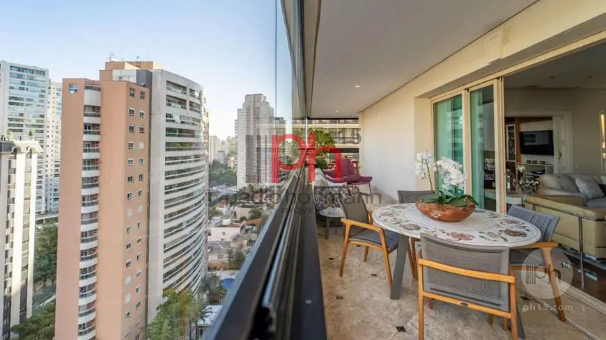 Foto 2 de Apartamento com 4 Quartos para alugar, 388m² em Vila Nova Conceição, São Paulo