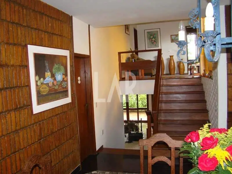 Foto 4 de Casa com 3 Quartos à venda, 450m² em Bandeirantes, Belo Horizonte