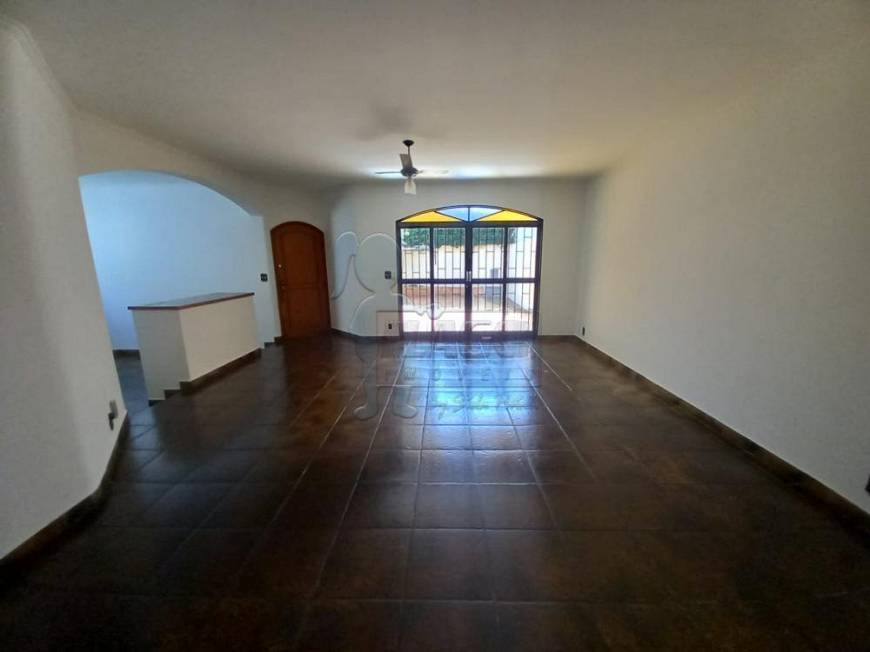 Foto 1 de Casa com 3 Quartos para alugar, 248m² em Jardim Irajá, Ribeirão Preto