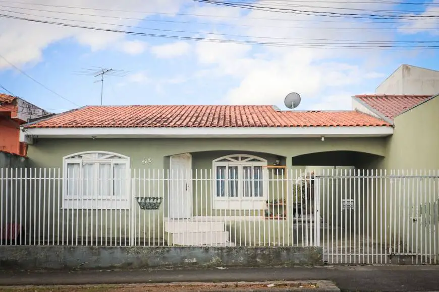 Foto 1 de Casa com 3 Quartos à venda, 150m² em Pinheirinho, Curitiba