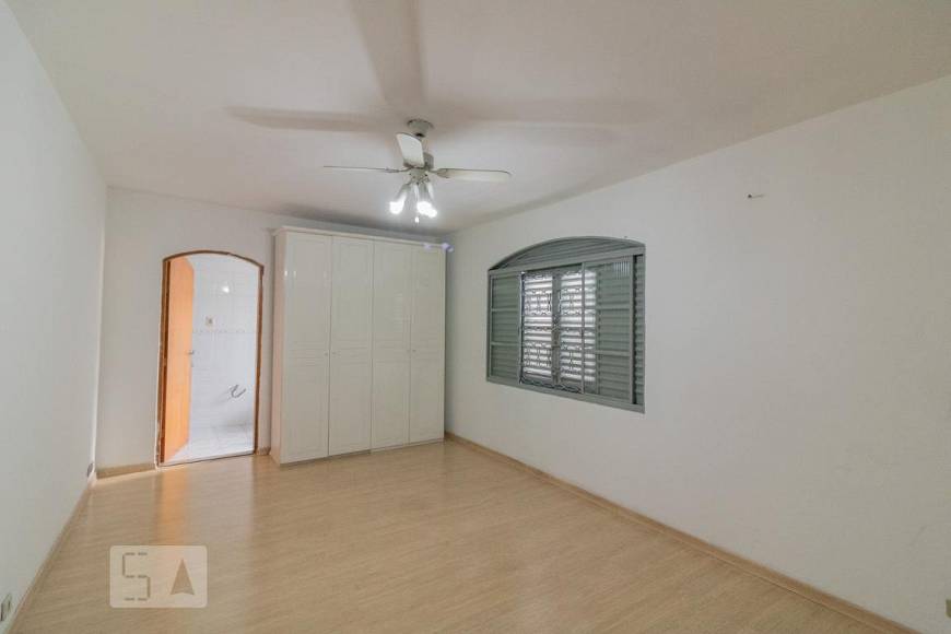 Foto 3 de Casa com 3 Quartos para alugar, 140m² em Rudge Ramos, São Bernardo do Campo
