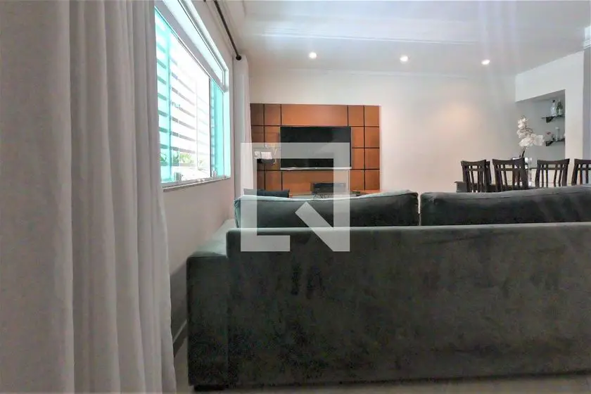 Foto 3 de Casa com 3 Quartos para alugar, 226m² em Vila Augusta, Guarulhos