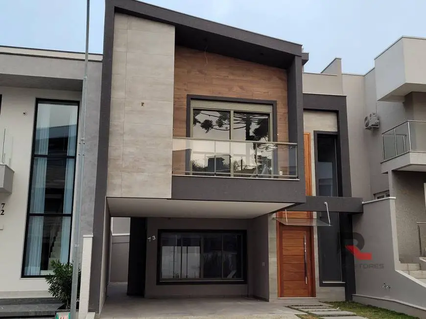 Foto 1 de Casa com 4 Quartos à venda, 266m² em Uberaba, Curitiba