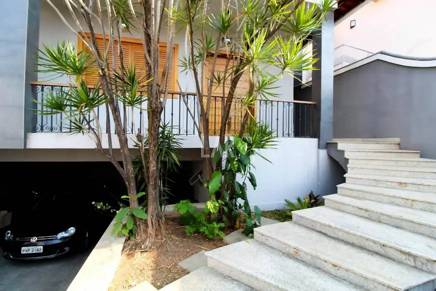 Foto 1 de Casa com 5 Quartos à venda, 373m² em Santa Tereza, Belo Horizonte