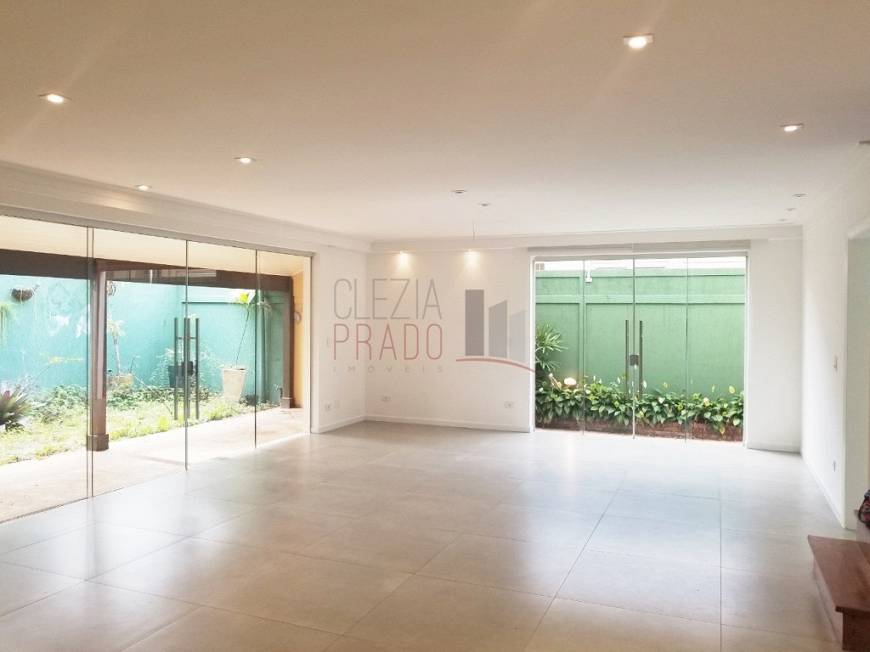 Foto 1 de Casa de Condomínio com 2 Quartos para alugar, 246m² em Brooklin, São Paulo