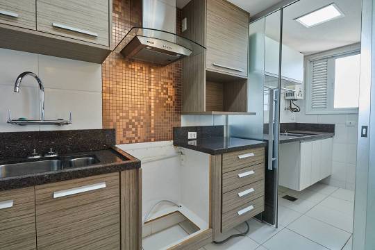 Foto 1 de Apartamento com 2 Quartos à venda, 66m² em Capão Raso, Curitiba