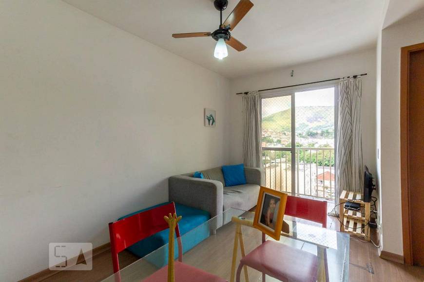 Foto 2 de Apartamento com 2 Quartos para alugar, 45m² em Cascadura, Rio de Janeiro