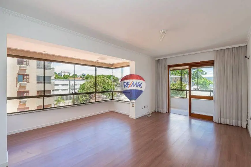 Foto 4 de Apartamento com 2 Quartos à venda, 85m² em Jardim Lindóia, Porto Alegre