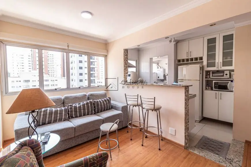 Foto 1 de Apartamento com 2 Quartos para alugar, 54m² em Moema, São Paulo