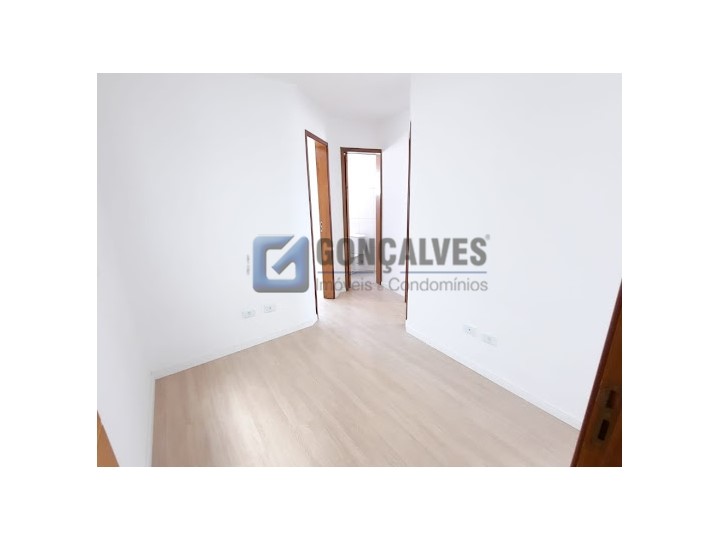 Foto 1 de Apartamento com 2 Quartos à venda, 40m² em Vila Pires, Santo André