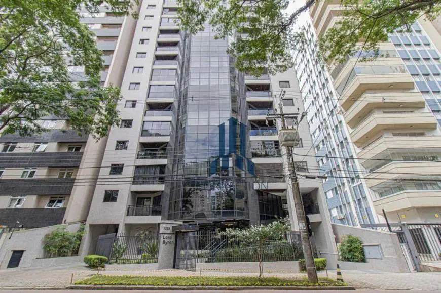 Foto 1 de Apartamento com 3 Quartos para alugar, 142m² em Batel, Curitiba
