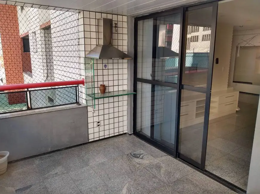 Foto 2 de Apartamento com 3 Quartos à venda, 139m² em Meireles, Fortaleza