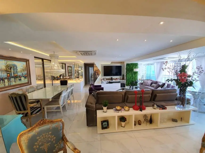 Foto 2 de Apartamento com 3 Quartos à venda, 230m² em Meireles, Fortaleza