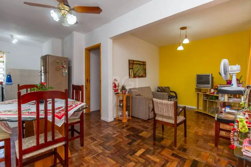 Foto 1 de Apartamento com 4 Quartos à venda, 73m² em Santo Antônio, Porto Alegre