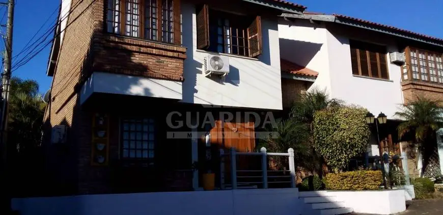 Foto 1 de Casa com 3 Quartos à venda, 140m² em Cavalhada, Porto Alegre
