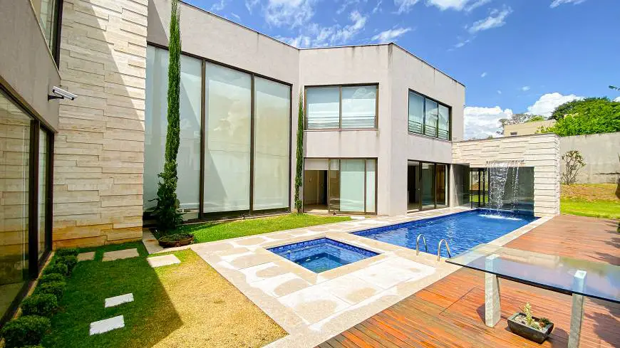 Foto 1 de Casa com 5 Quartos à venda, 638m² em São Luíz, Belo Horizonte