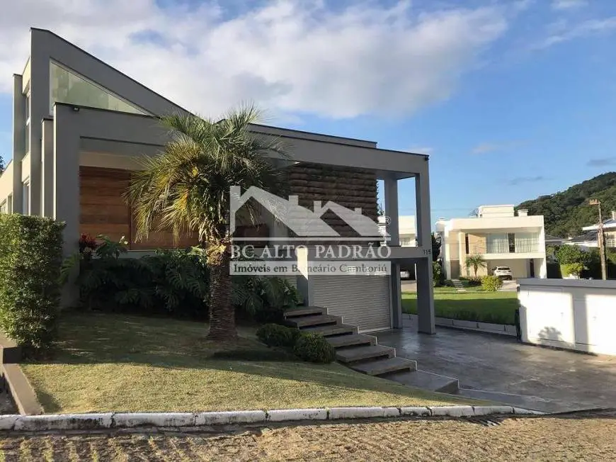 Foto 1 de Casa de Condomínio com 4 Quartos à venda, 360m² em Praia Brava, Itajaí