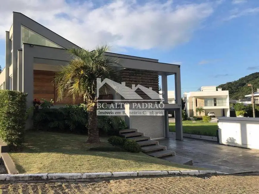Foto 3 de Casa de Condomínio com 4 Quartos à venda, 360m² em Praia Brava, Itajaí