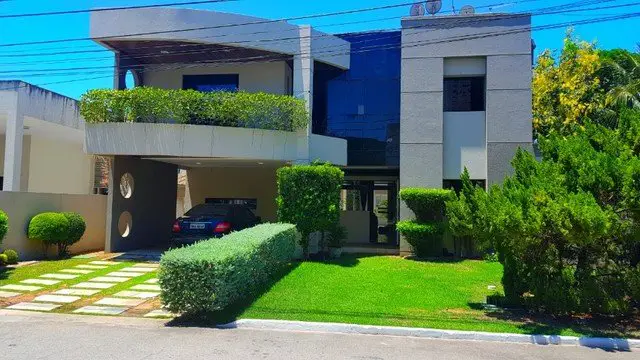 Foto 1 de Casa de Condomínio com 5 Quartos à venda, 380m² em Candelária, Natal
