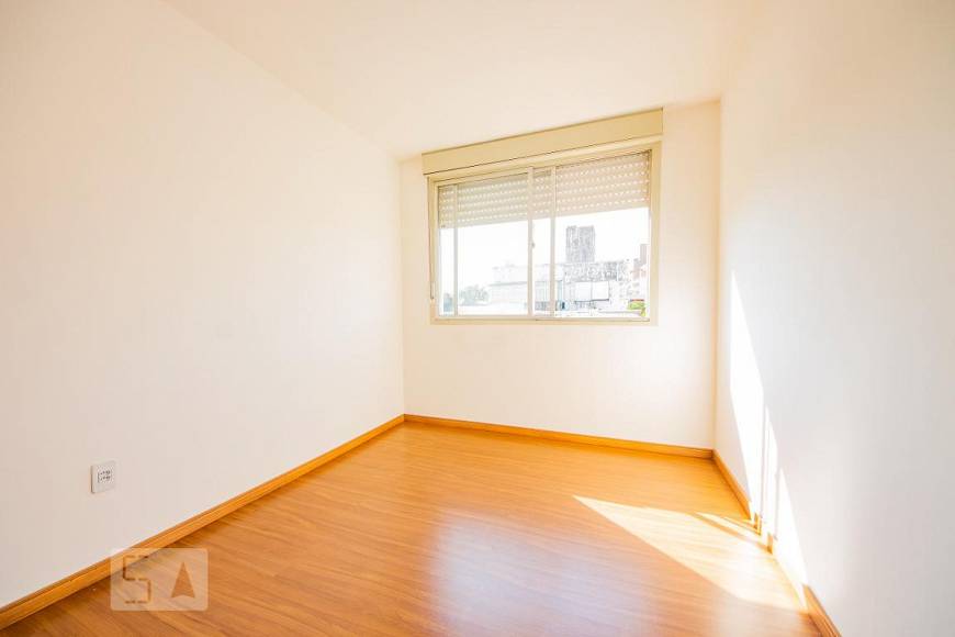 Foto 2 de Apartamento com 2 Quartos para alugar, 60m² em Bom Jesus, Porto Alegre