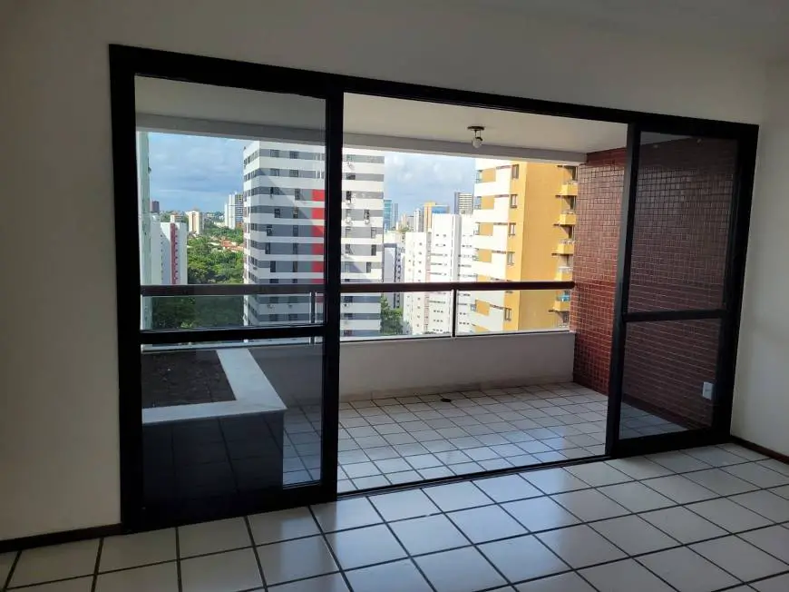 Foto 3 de Apartamento com 3 Quartos para alugar, 135m² em Itaigara, Salvador