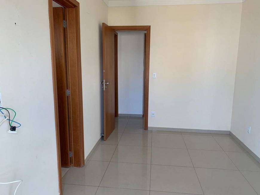Foto 4 de Apartamento com 3 Quartos à venda, 127m² em Vila Guilhermina, Praia Grande