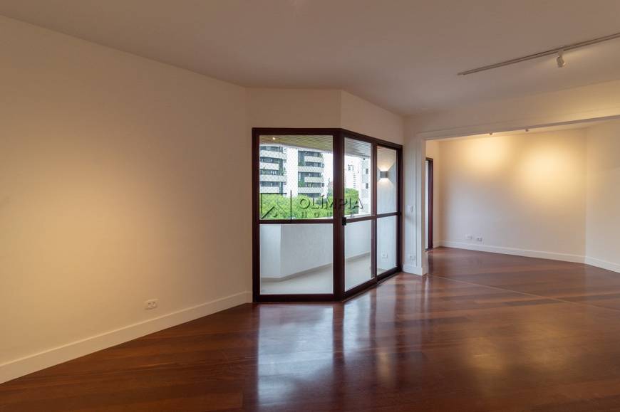 Foto 1 de Apartamento com 4 Quartos para alugar, 125m² em Campo Belo, São Paulo