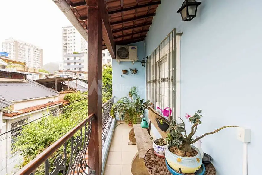 Foto 2 de Casa com 2 Quartos à venda, 110m² em Laranjeiras, Rio de Janeiro