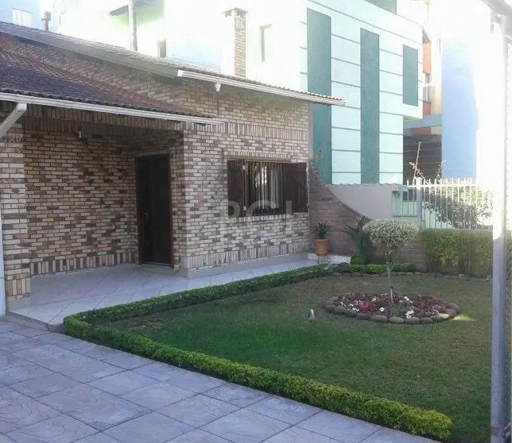 Foto 1 de Casa com 3 Quartos à venda, 266m² em Cavalhada, Porto Alegre