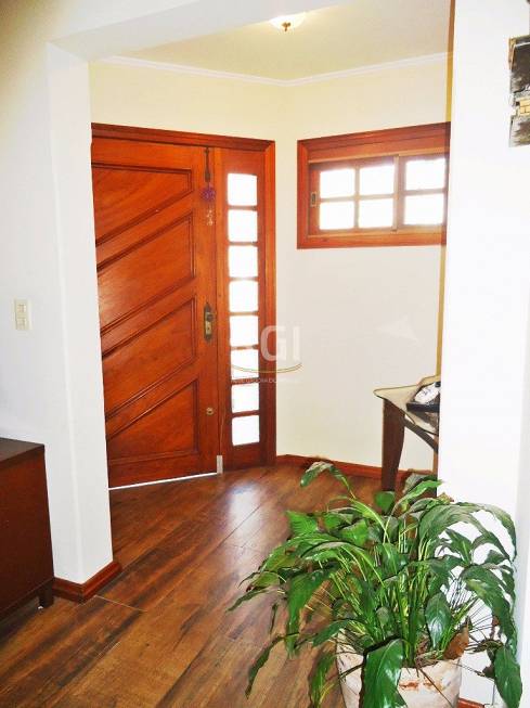 Foto 2 de Casa com 3 Quartos à venda, 245m² em Jardim Itú Sabará, Porto Alegre