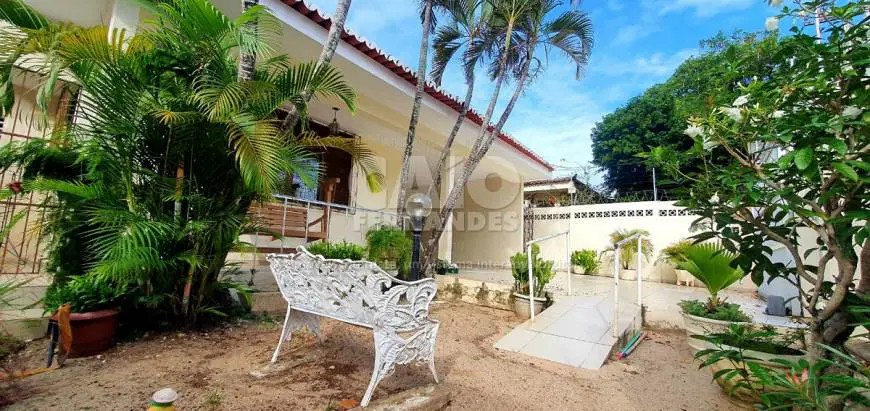 Foto 2 de Casa com 3 Quartos à venda, 183m² em Lagoa Nova, Natal