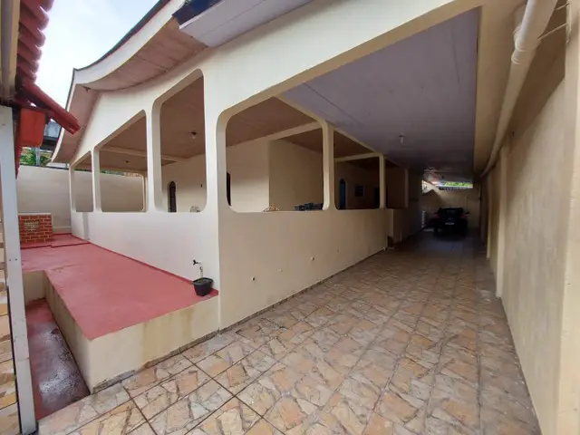 Foto 1 de Casa com 3 Quartos à venda, 300m² em Parque Dez de Novembro, Manaus