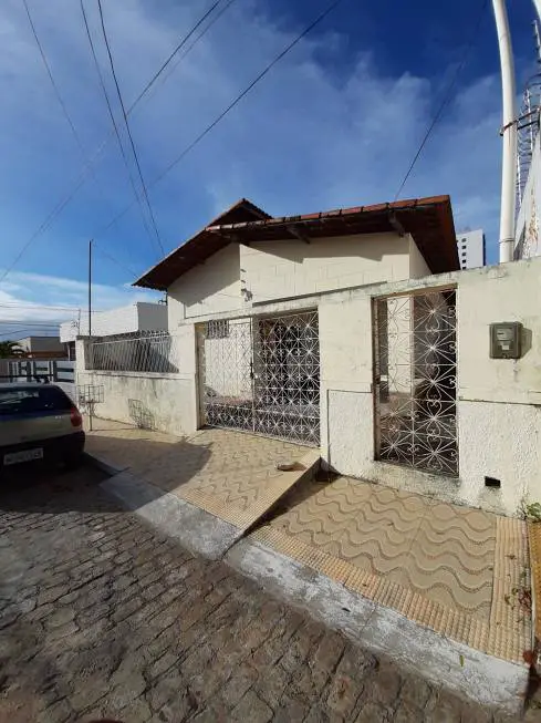 Foto 1 de Casa com 4 Quartos à venda, 195m² em Barro Vermelho, Natal
