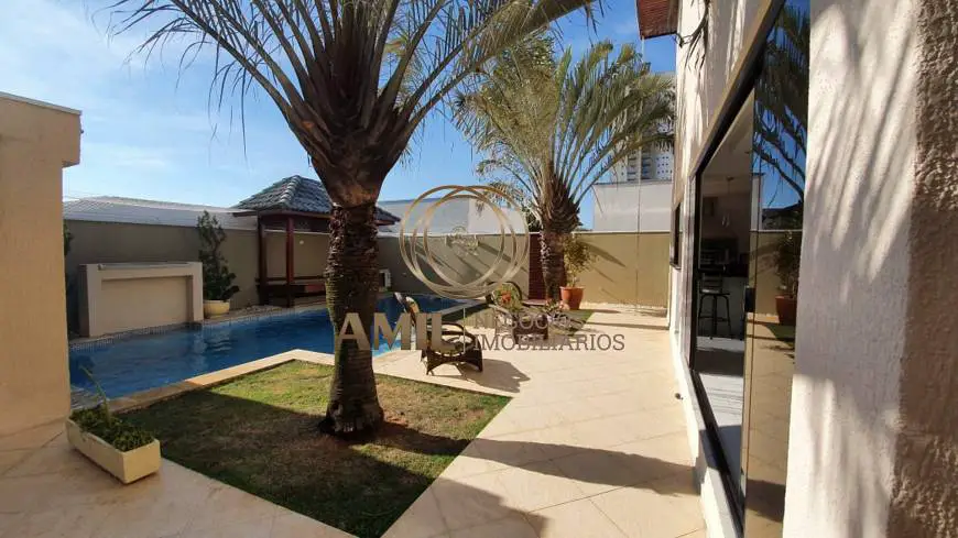 Foto 1 de Casa de Condomínio com 4 Quartos para alugar, 319m² em Loteamento Villa Branca, Jacareí