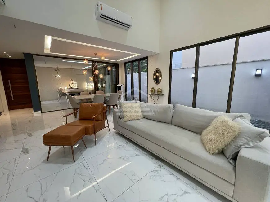 Foto 1 de Casa de Condomínio com 4 Quartos à venda, 302m² em Uruguai, Teresina