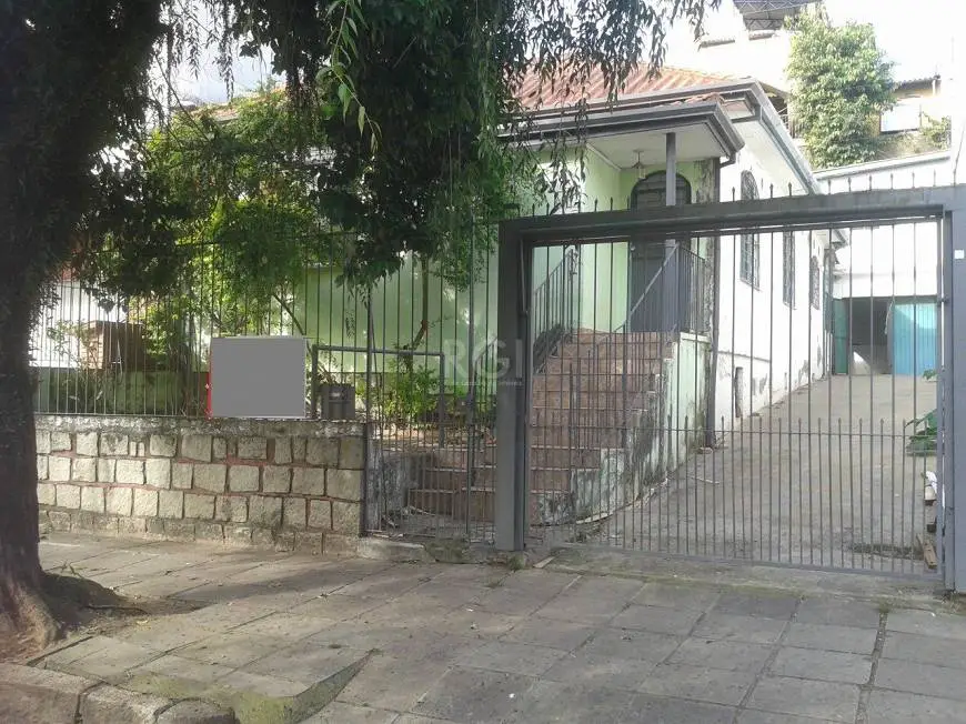Foto 1 de Lote/Terreno à venda, 301m² em Jardim São Pedro, Porto Alegre