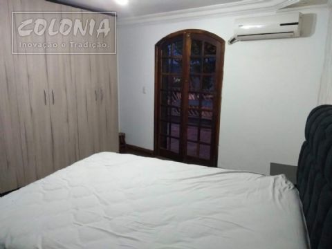 Foto 2 de Sobrado com 3 Quartos à venda, 240m² em Vila Camilopolis, Santo André