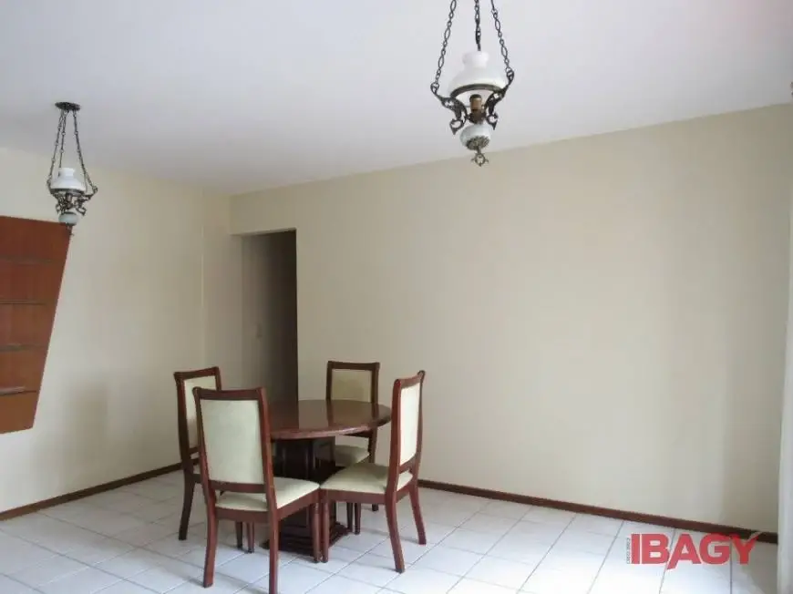 Foto 5 de Apartamento com 2 Quartos para alugar, 90m² em Estreito, Florianópolis