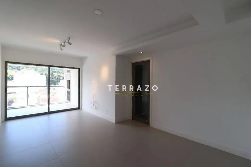 Foto 1 de Apartamento com 3 Quartos para venda ou aluguel, 128m² em Agriões, Teresópolis